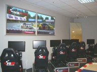 Partyraum: Eventlocation mit Racing-Simulatoren
