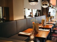 Partyraum: Stylishes Restaurant mit Bar in der City